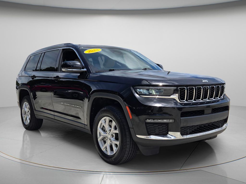 2023 Jeep Cherokee - $29,000