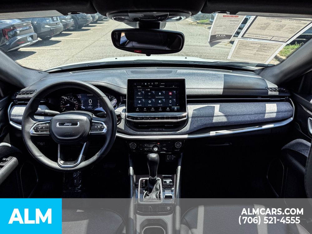 Used 2024 White Jeep Latitude image 20