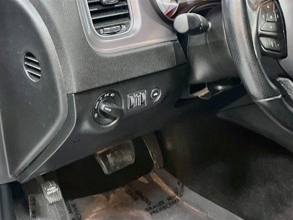 Used 2023 Triple Nickel Clearcoat Dodge R/T image 10
