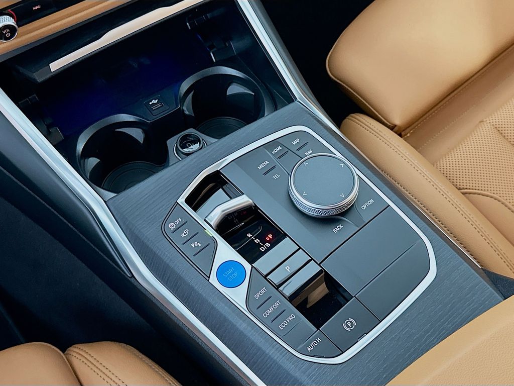 Thumbnail: 2026 BMW i4 - 15