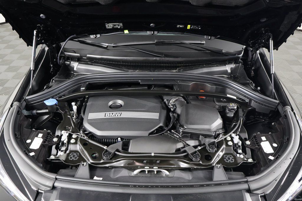 2025 BMW X1 xDrive28i 9