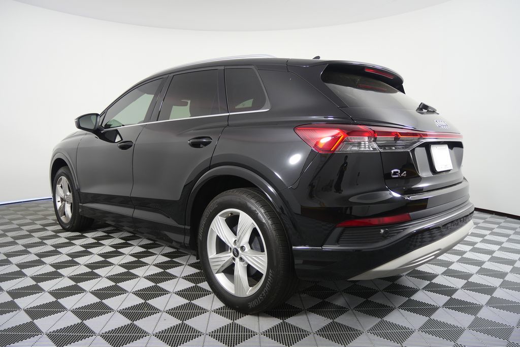 Thumbnail: 2022 Audi Q4 e-tron - 5