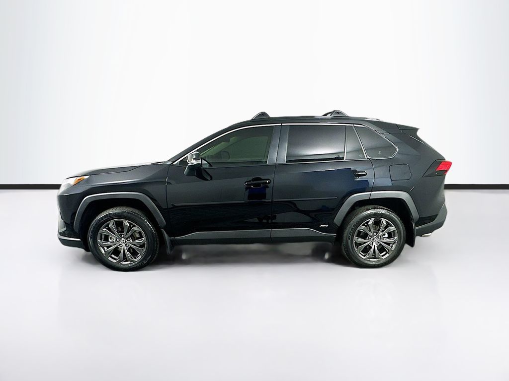 2024 Toyota RAV4 XLE Premium 8