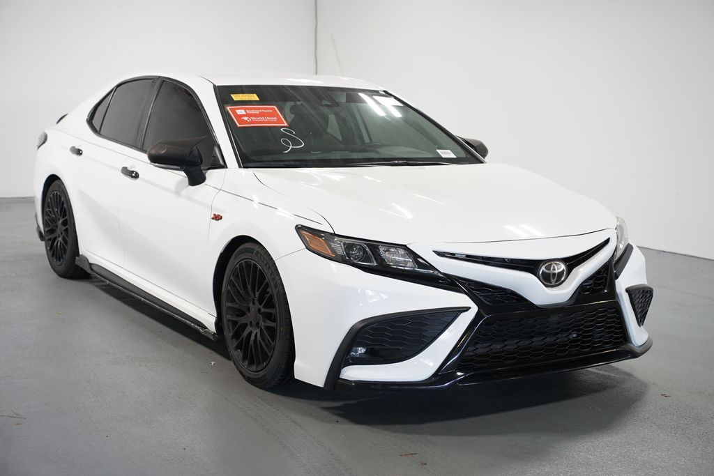 Thumbnail: 2022 Toyota Camry - 3