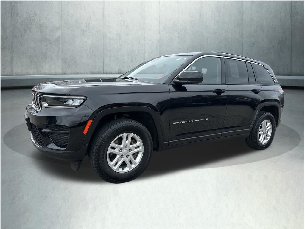 Diamond Black Crystal Pearlcoat 2023 Jeep Grand Cherokee Laredo 4WD SUV / Crossover Four-Wheel Drive 8-Speed Automatic