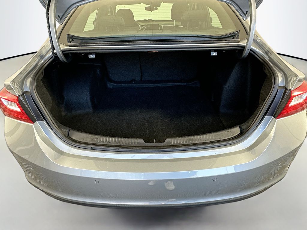 Thumbnail: 2024 Chevrolet Malibu - 25