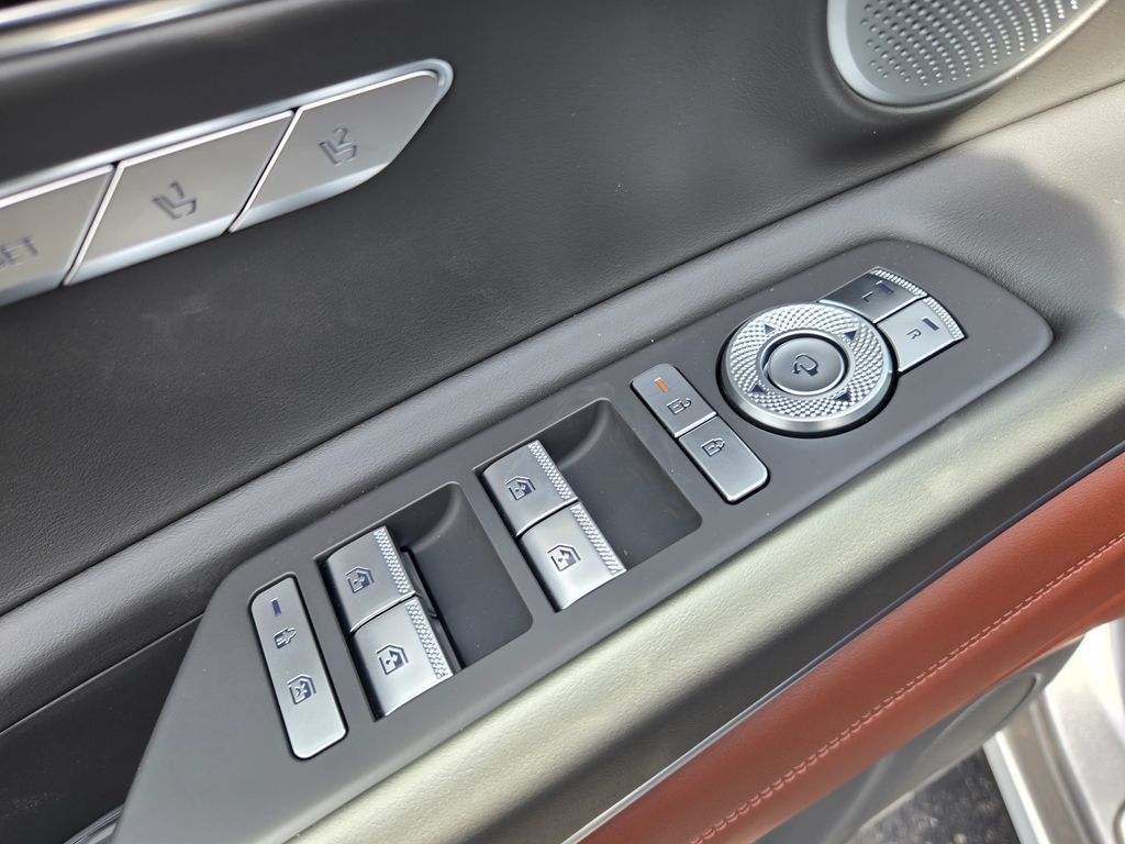 Thumbnail: 2025 Genesis GV80 - 20