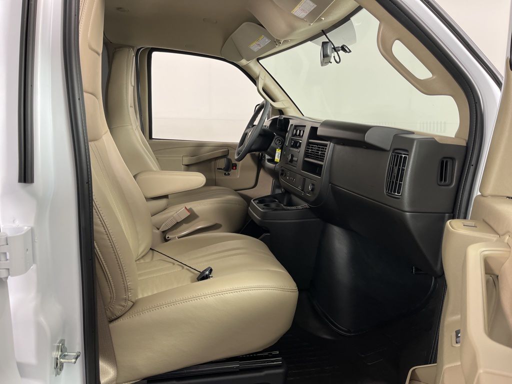 Thumbnail: 2025 Chevrolet Express - 8