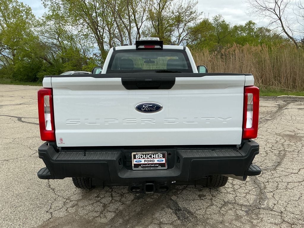New 2026 Oxford White Ford XL image 7