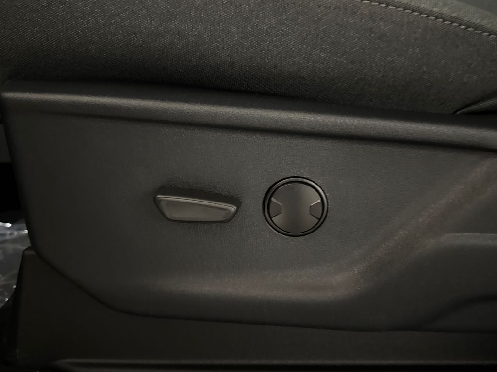 New 2026 Gray Ford XLT image 29