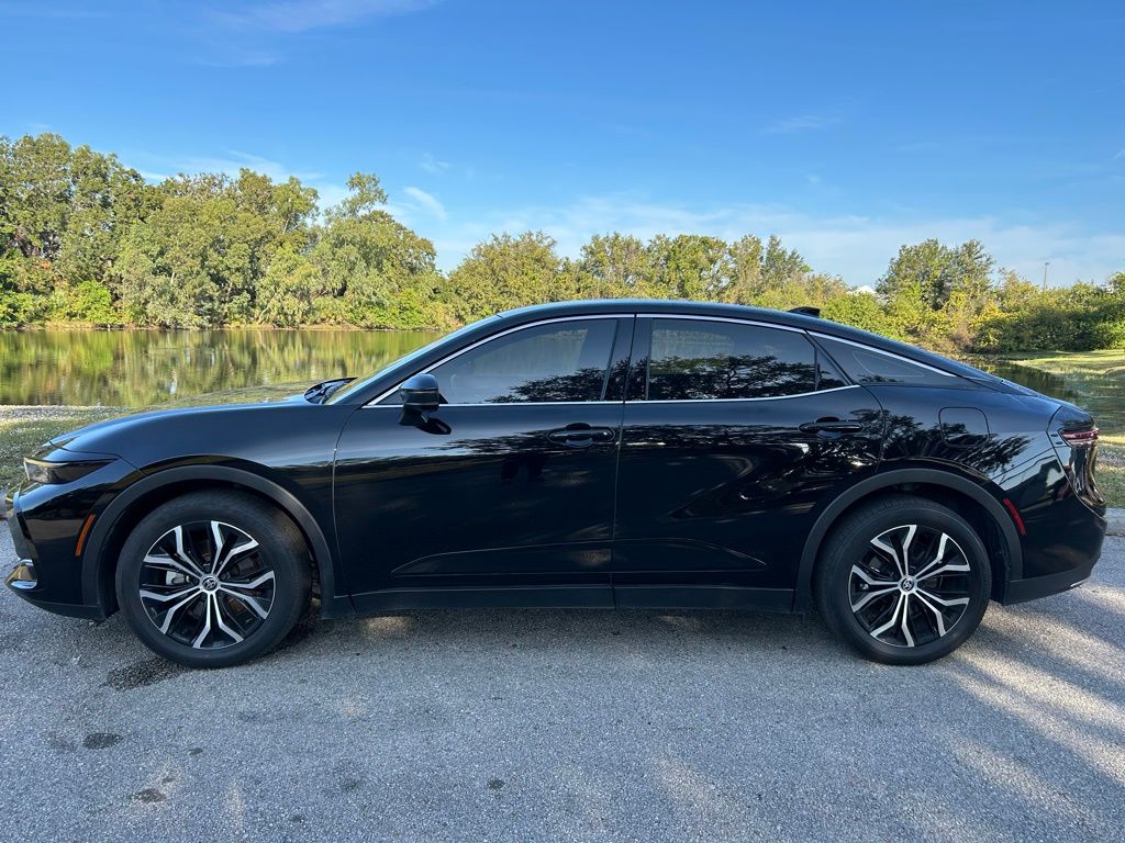 Thumbnail: 2023 Toyota Crown - 2