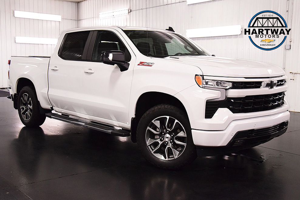 Summit White 2024 Chevrolet Silverado 1500 Pickup Truck Four-Wheel Drive Automatic