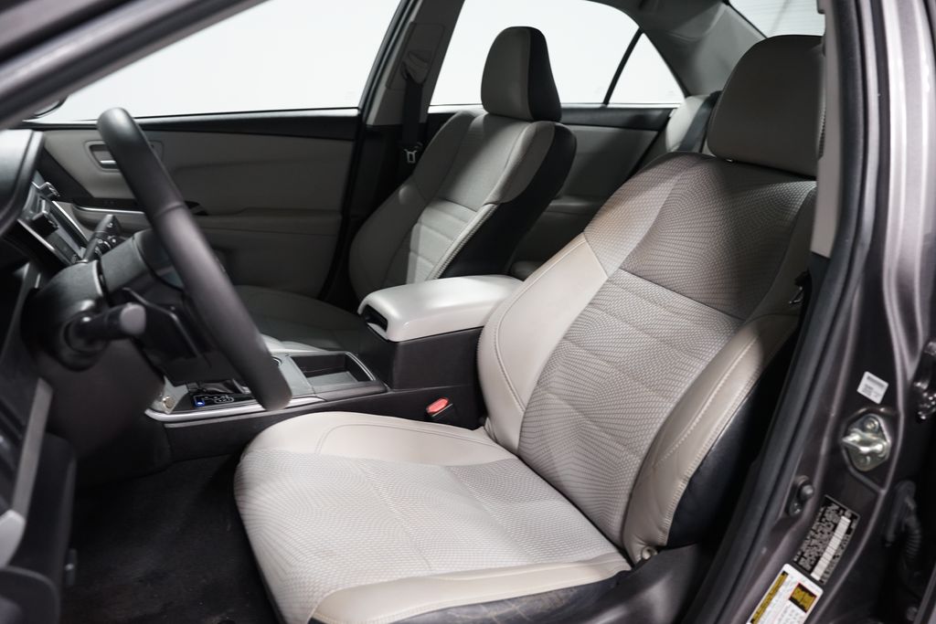 Thumbnail: 2017 Toyota Camry - 23