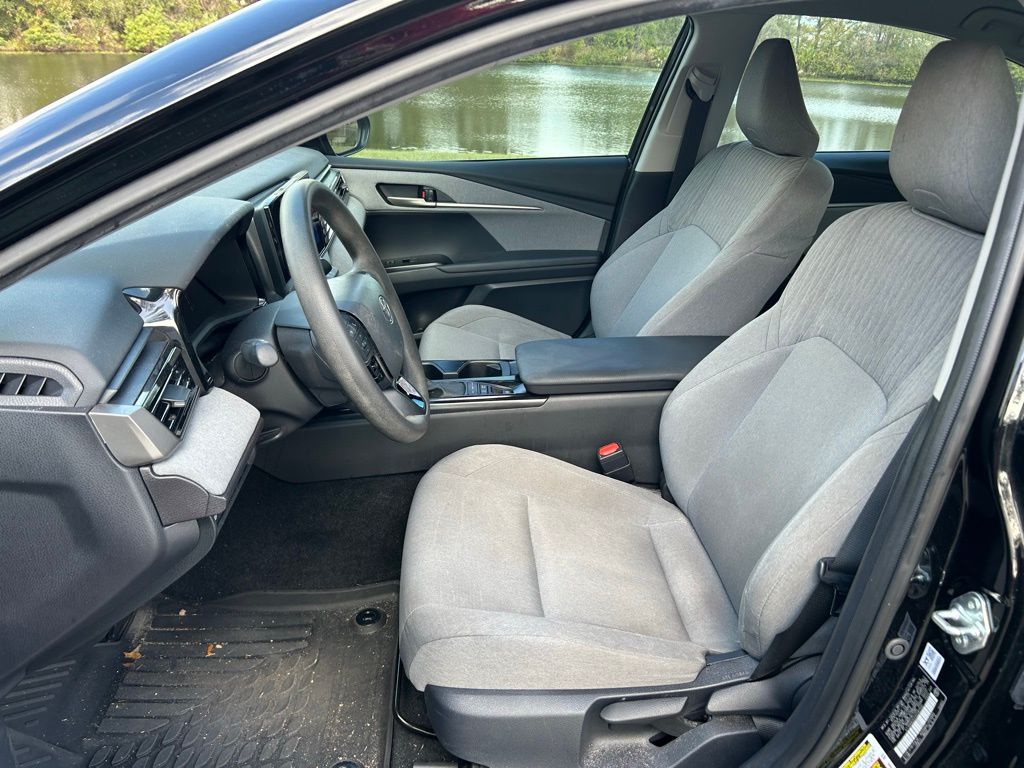 Thumbnail: 2025 Toyota Camry - 14