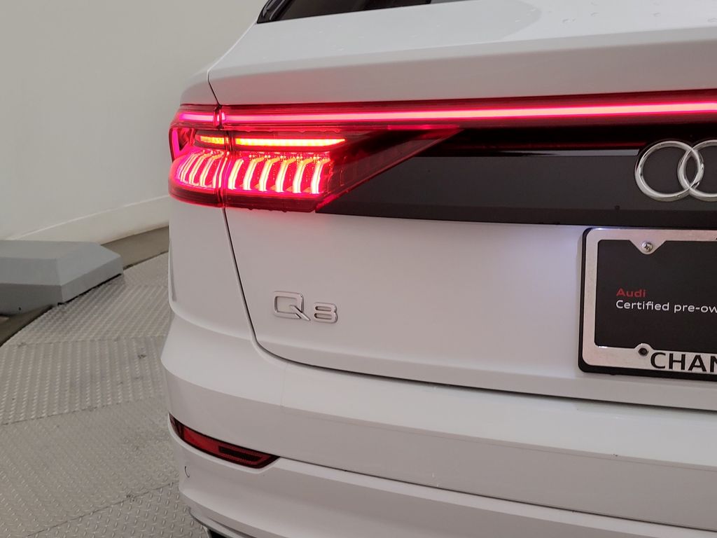 Thumbnail: 2023 Audi Q8 - 9