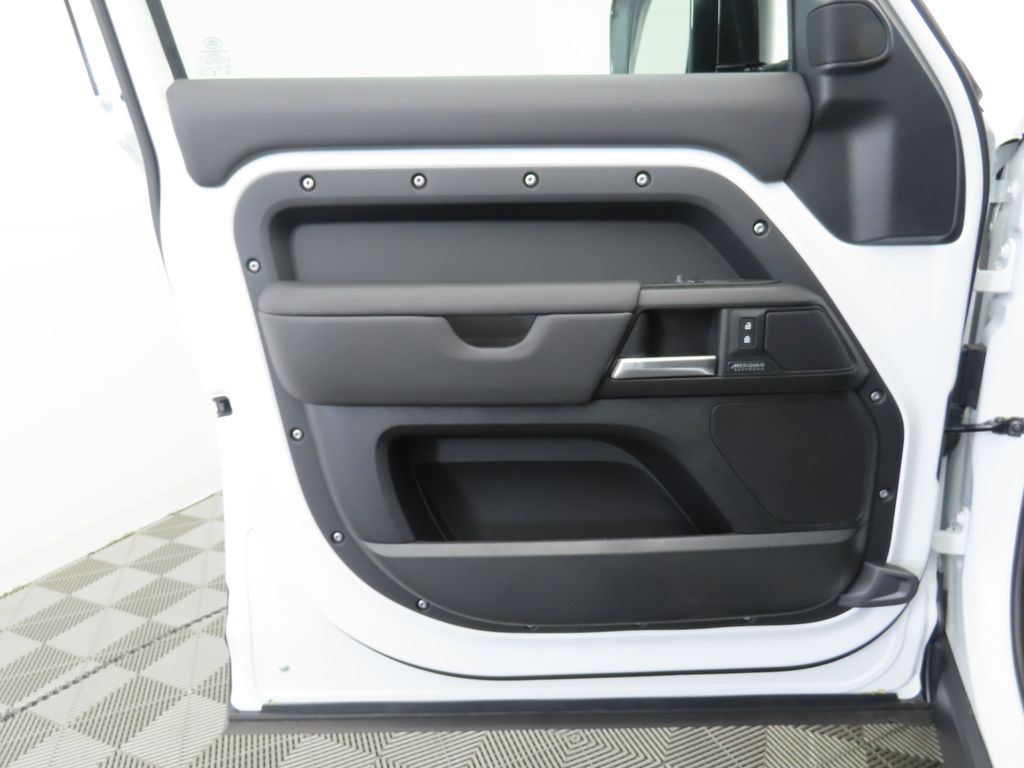 Thumbnail: 2025 Land Rover Defender - 25