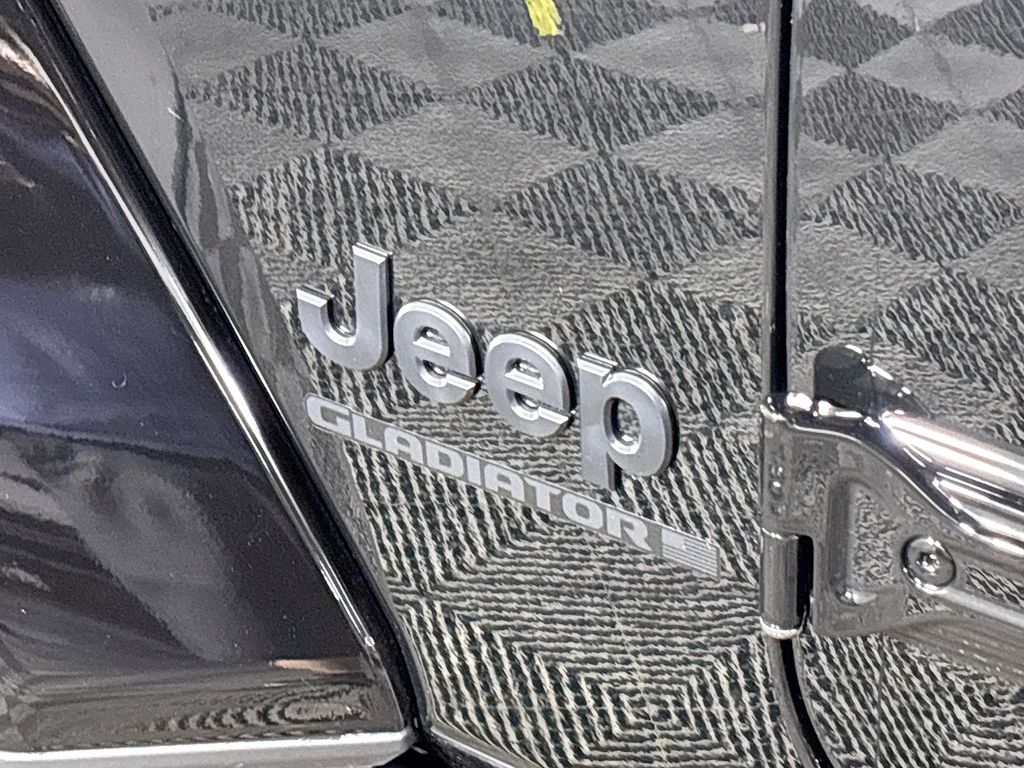 2025 Jeep Gladiator Willys