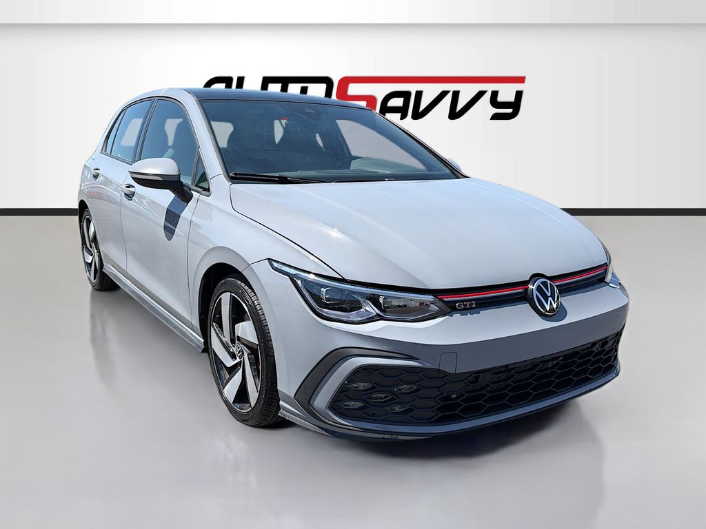 2023 Volkswagen Golf GTI 2.0T SE 4-door's photo