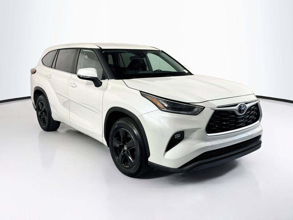 Thumbnail: 2021 Toyota Highlander - 3