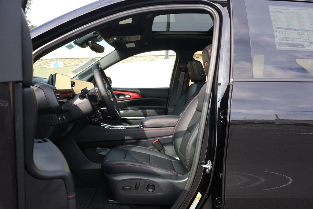 Thumbnail: 2026 Chevrolet Traverse - 14