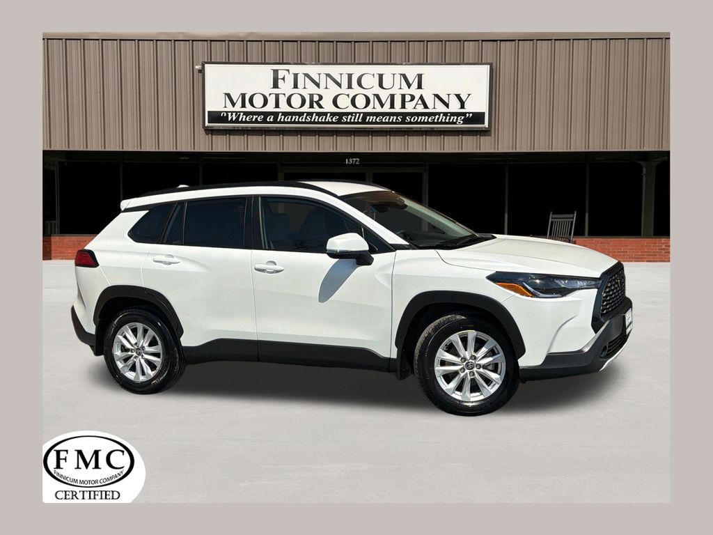 White (Wind Chill Pearl) 2024 Toyota Corolla Cross LE FWD SUV / Crossover Front-Wheel Drive Continuously Variable Transmission