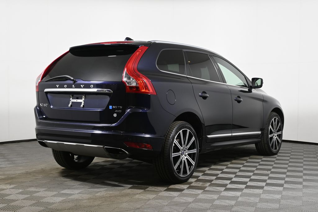 Thumbnail: 2016 Volvo XC60 - 8