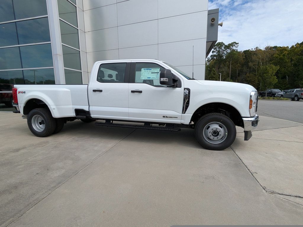 2026 Ford Super Duty F-350 DRW XL