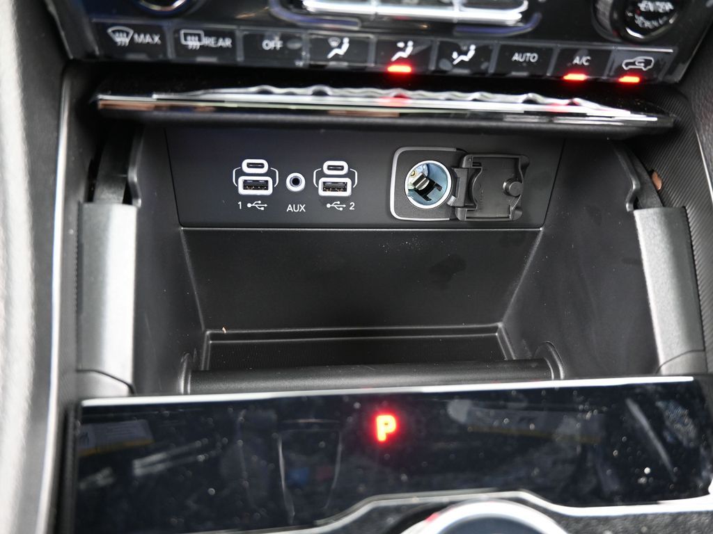 New 2025 Bright White Clearcoat Jeep Limited image 21