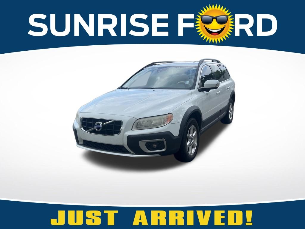 Ice White 2012 Volvo XC70 3.2 Wagon Front-Wheel Drive 6-Speed Automatic