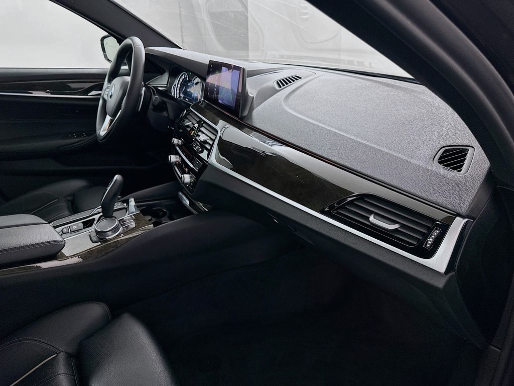 Thumbnail: 2019 BMW 5 Series - 30