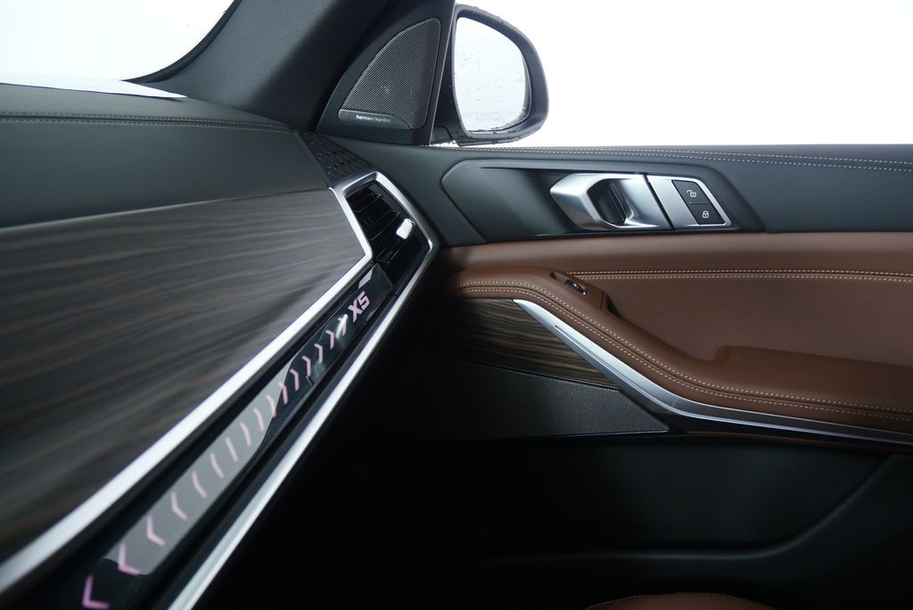 2026 BMW X5 xDrive40i 24