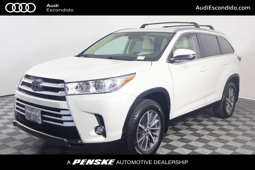 2019 Toyota Highlander XLE -
                Escondido, CA