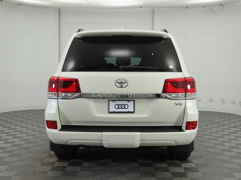 2018 Toyota Land Cruiser  6