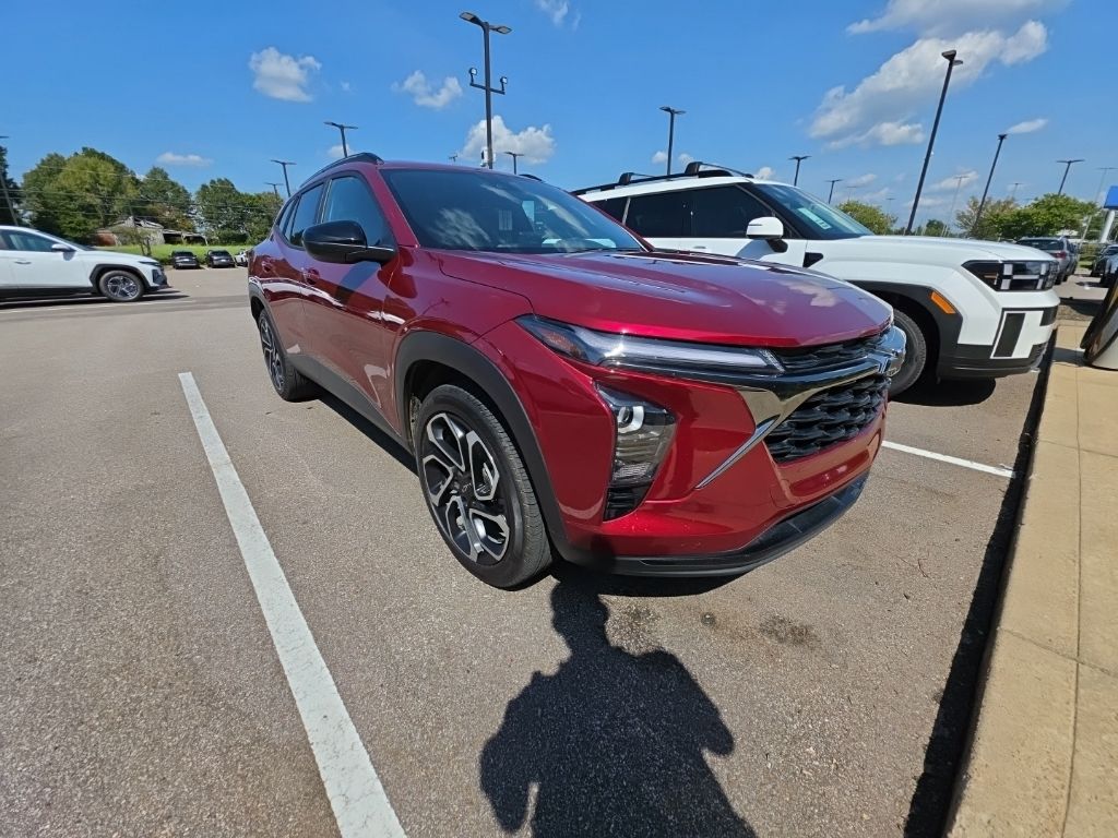 2025 Chevrolet Trax photo 1