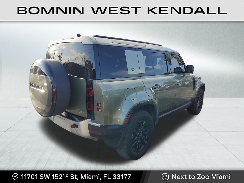 2023 Land Rover Defender 110 S photo