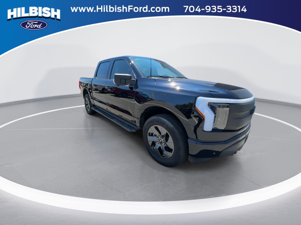 Used 2025 Black Metallic Ford Flash image 2