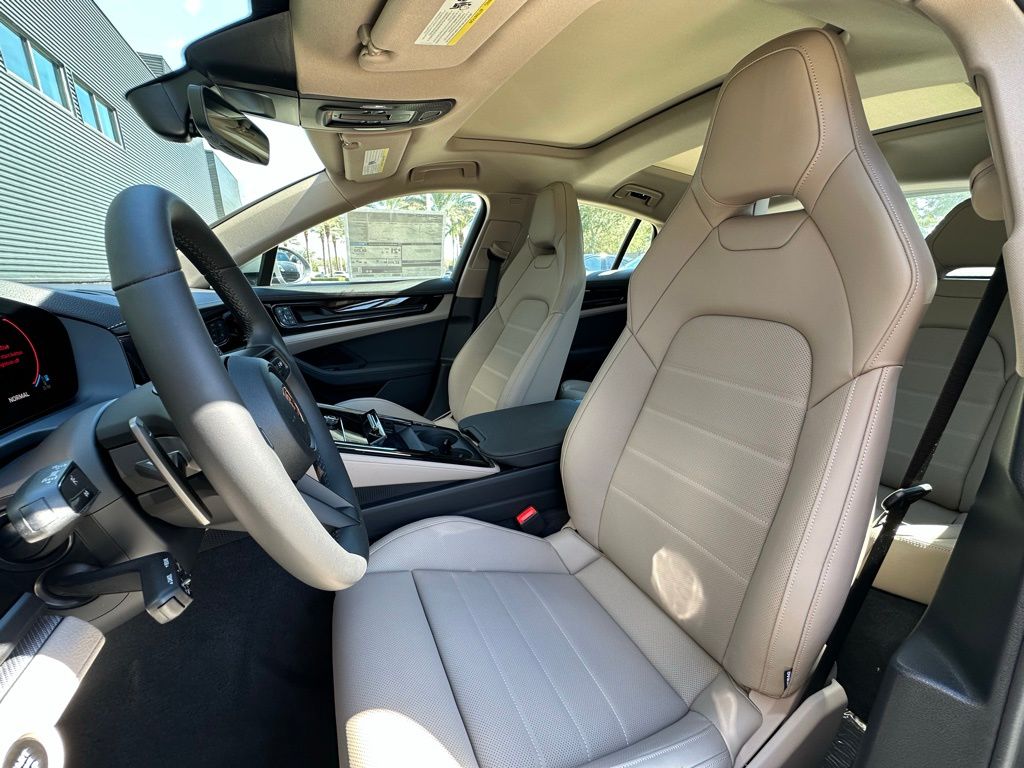 Thumbnail: 2026 Porsche Panamera - 5