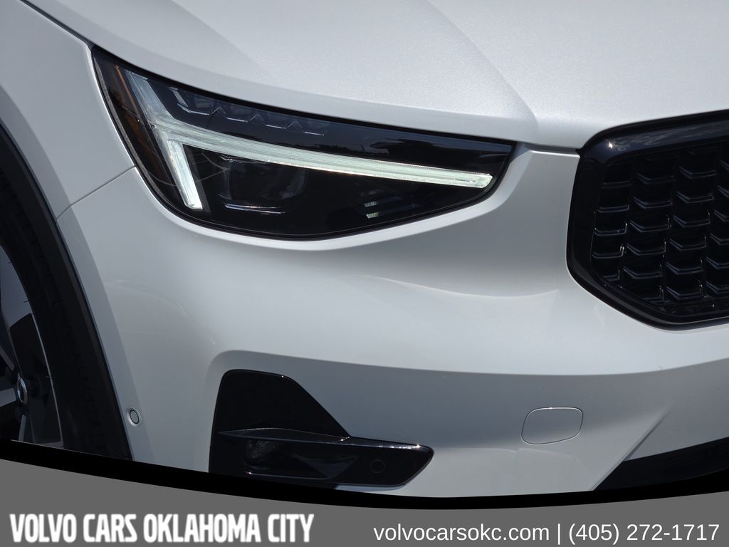 2026 Volvo XC40 Plus - Photo 10