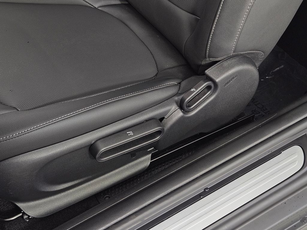 Thumbnail: 2024 MINI Cooper - 24