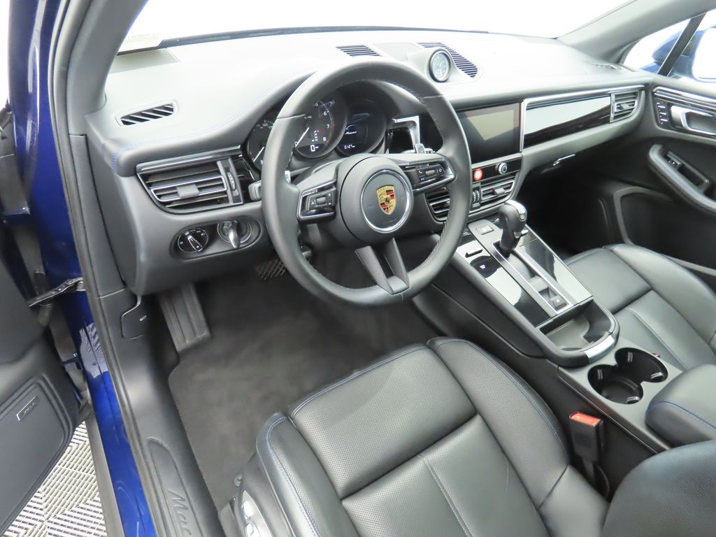 Thumbnail: 2022 Porsche Macan - 9