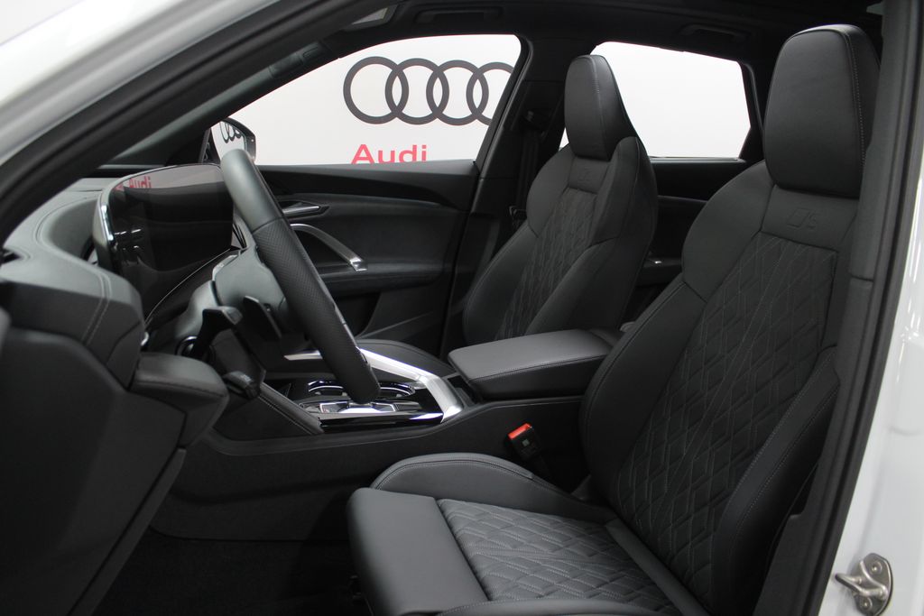 Thumbnail: 2025 Audi SQ5 - 13