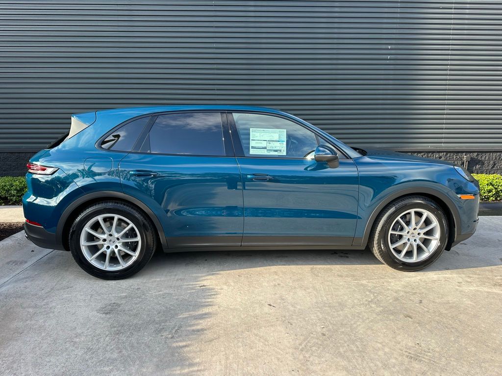 Thumbnail: 2026 Porsche Cayenne - 10