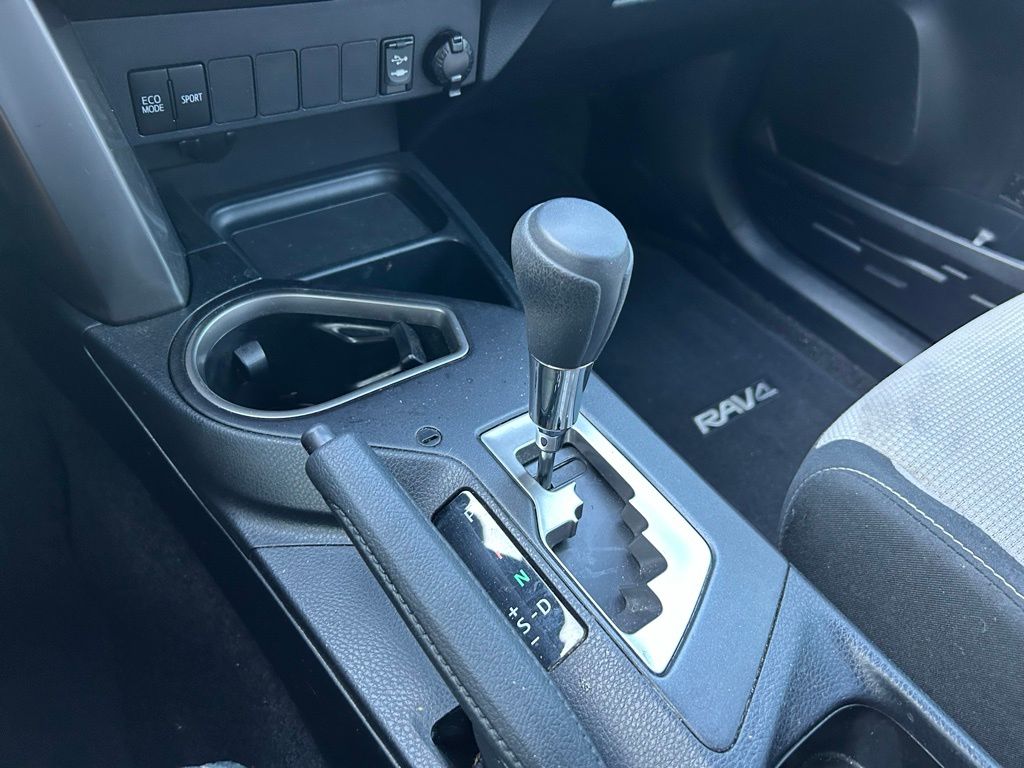 Thumbnail: 2018 Toyota RAV4 - 26