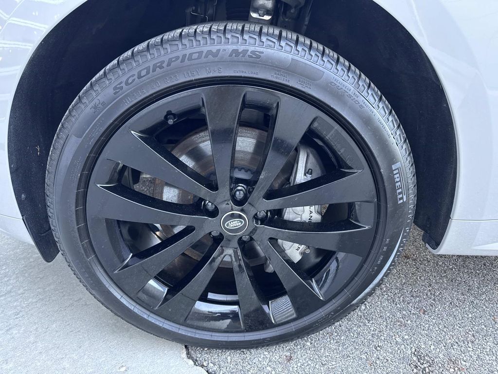 Certified Used 2025 Gray Land Rover Dynamic SE image 12