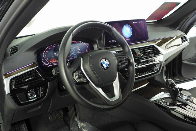 2022 BMW 5 Series 530i 27