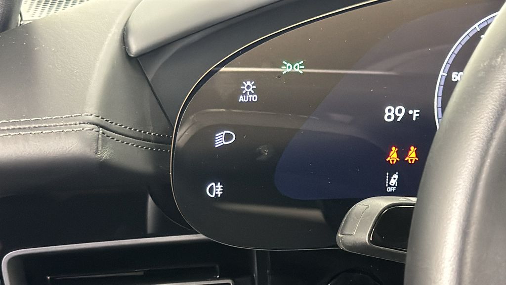 Thumbnail: 2025 Porsche Taycan - 23