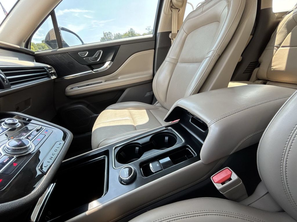 Used 2021 Blue Lincoln Standard image 24