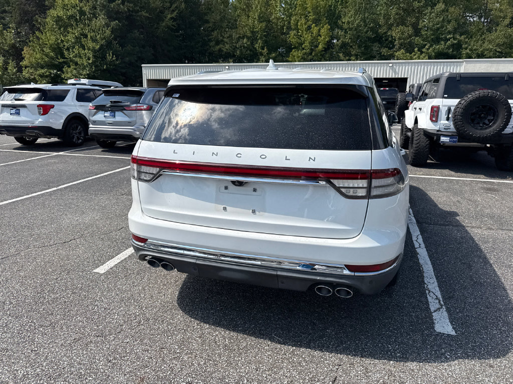 2020 White Lincoln Aviator Reserve AWD SUV