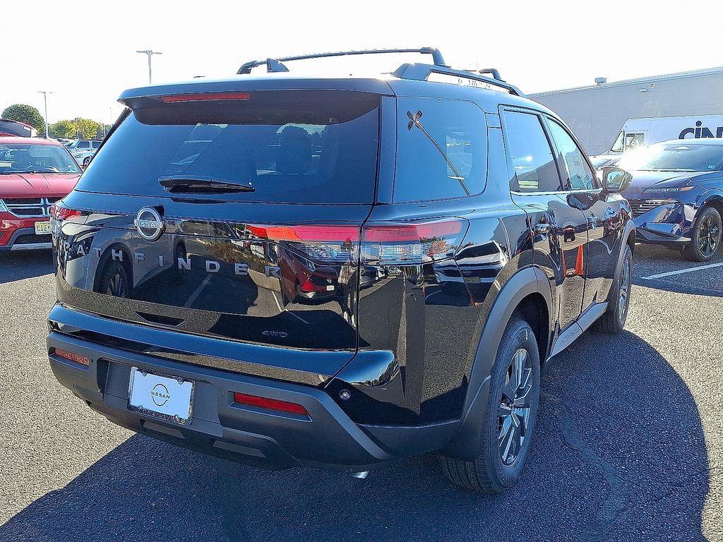 Thumbnail: 2025 Nissan Pathfinder - 5