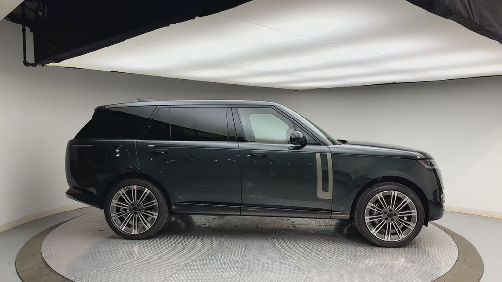 Thumbnail: 2026 Land Rover Range Rover - 9